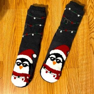 Like new fuzzy fleecy Christmas penguin socks adult small